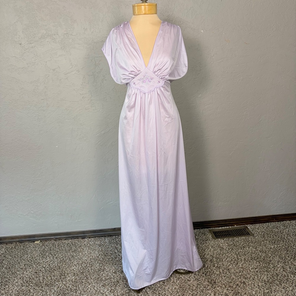 Vintage Lorraine Romantic Maxi Nightgown Womens Medium Lavender Babydoll Purple
